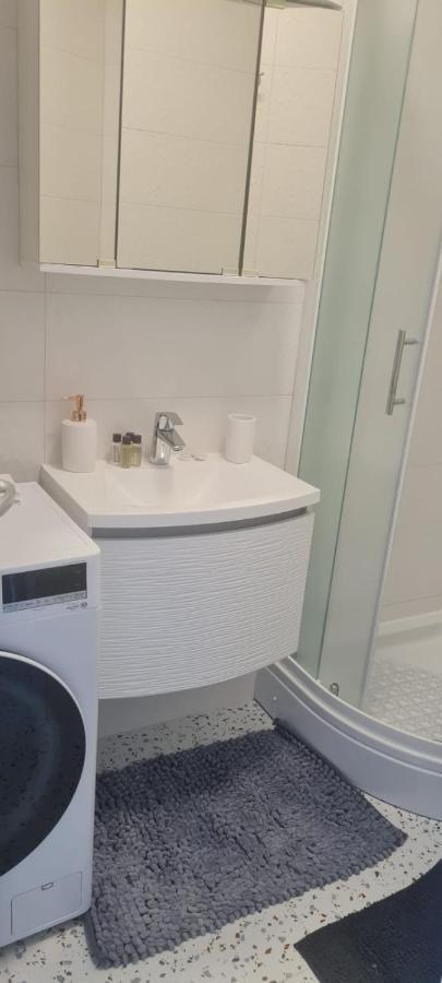 Elena - Studio Apartman Ičići Eksteriør billede